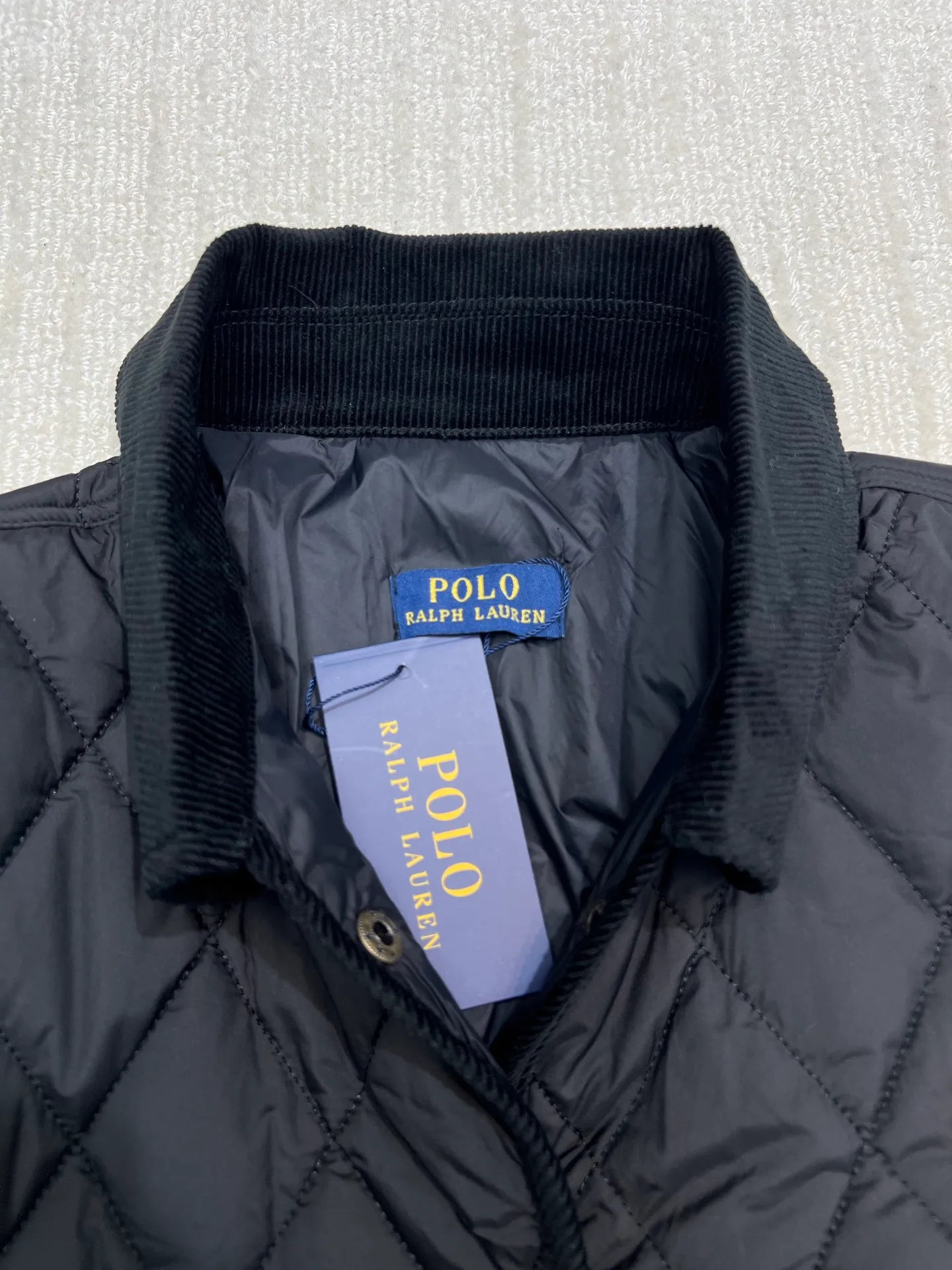 P350 Ralph Lauren logo embroidered diamond plaid corduroy cotton jacket. Exquisite small logo embroidery on the chest, corduroy color-blocked lapels, pocket design showing details, customized accessories, complete with three standards. Size: S M L XL